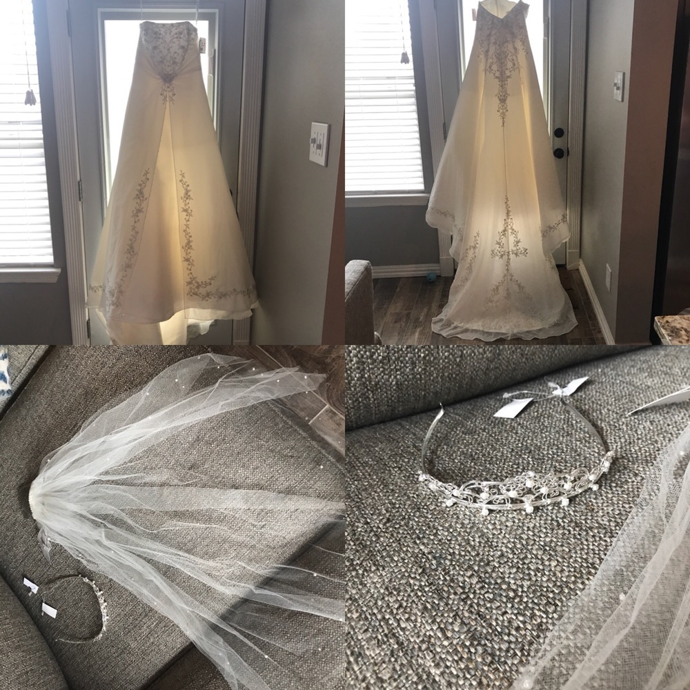 Wedding dress